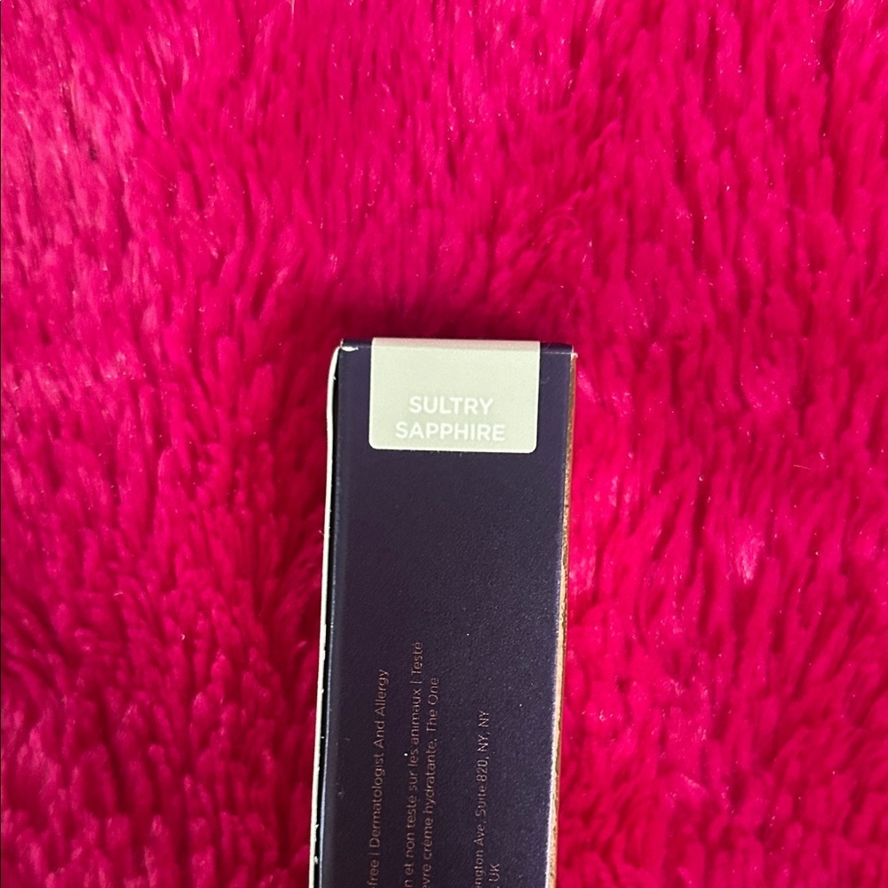 Shimmering Lipgloss - Picture 3 of 4